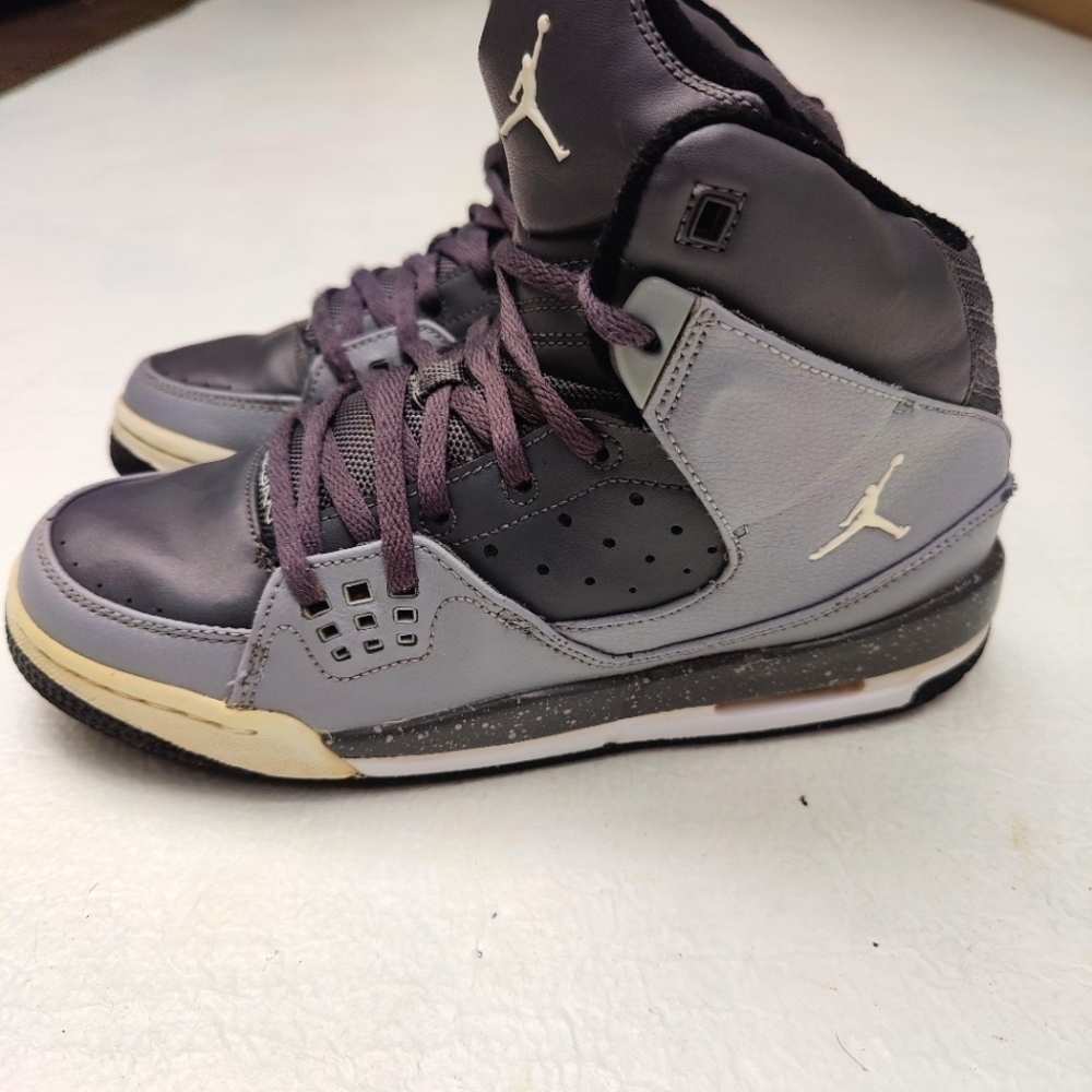 Jordan Youth Gray High Tops Size 6.5Y